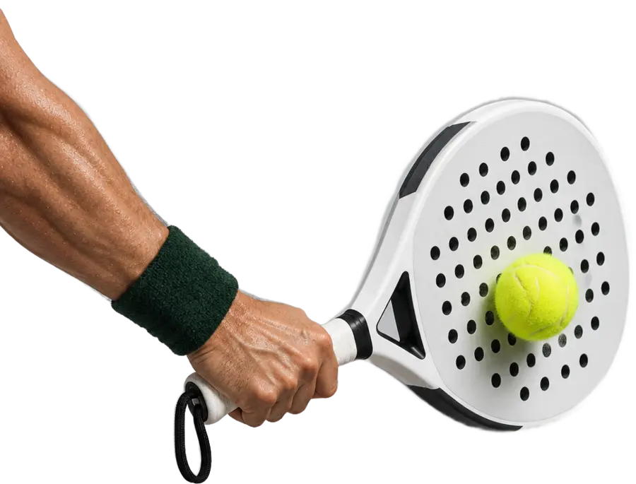 Tangan memukul bola padel